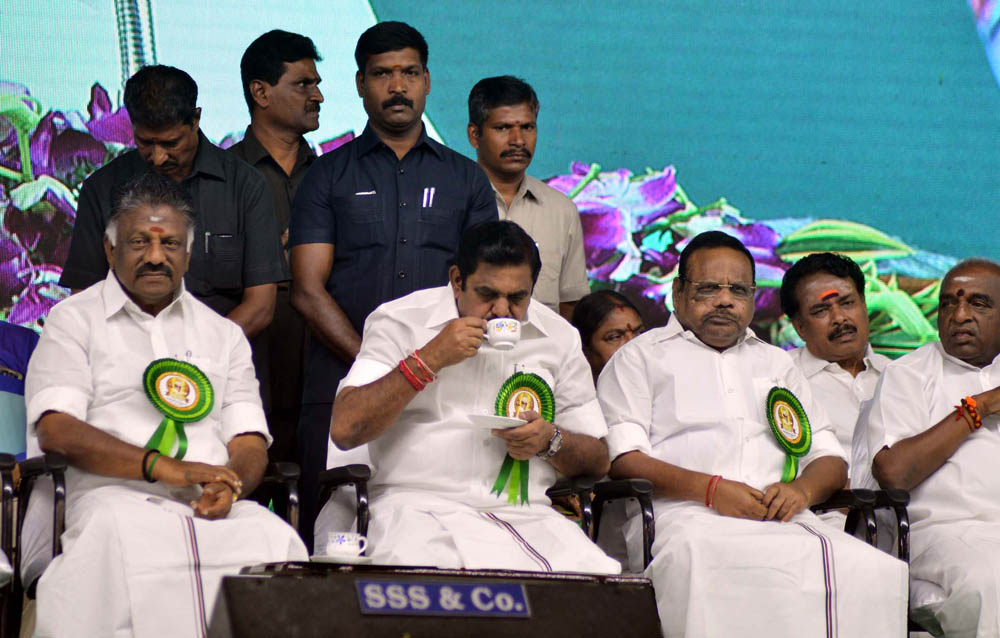 நாகர்கோவிலில் நடைபெற்ற எம்.ஜி.ஆர் நூற்றாண்டு விழா நிகழ்ச்சி படங்கள்: - ரா.ராம்குமார், ஆர்.எம்.முத்துராஜ். நாகர்கோவிலில் நடைபெற்ற எம்.ஜி.ஆர் நூற்றாண்டு விழா நிகழ்ச்சி படங்கள்: - ரா.ராம்குமார், ஆர்.எம்.முத்துராஜ்.