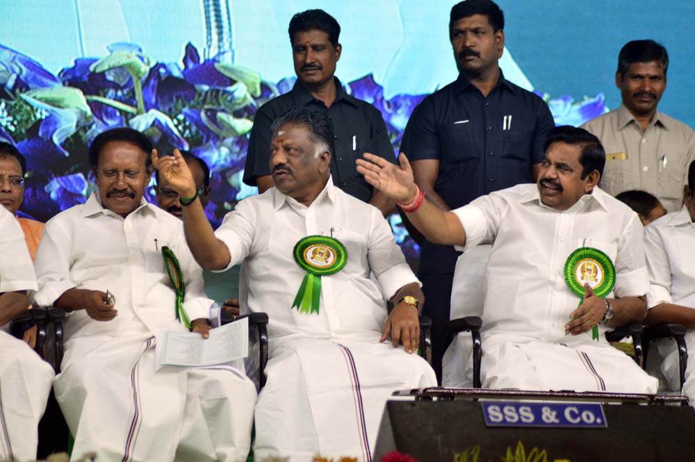 நாகர்கோவிலில் நடைபெற்ற எம்.ஜி.ஆர் நூற்றாண்டு விழா நிகழ்ச்சி படங்கள்: - ரா.ராம்குமார், ஆர்.எம்.முத்துராஜ். நாகர்கோவிலில் நடைபெற்ற எம்.ஜி.ஆர் நூற்றாண்டு விழா நிகழ்ச்சி படங்கள்: - ரா.ராம்குமார், ஆர்.எம்.முத்துராஜ்.