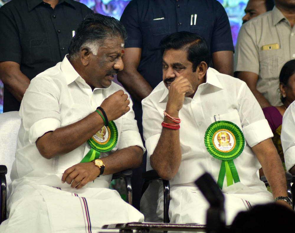 நாகர்கோவிலில் நடைபெற்ற எம்.ஜி.ஆர் நூற்றாண்டு விழா நிகழ்ச்சி படங்கள்: - ரா.ராம்குமார், ஆர்.எம்.முத்துராஜ். நாகர்கோவிலில் நடைபெற்ற எம்.ஜி.ஆர் நூற்றாண்டு விழா நிகழ்ச்சி படங்கள்: - ரா.ராம்குமார், ஆர்.எம்.முத்துராஜ்.