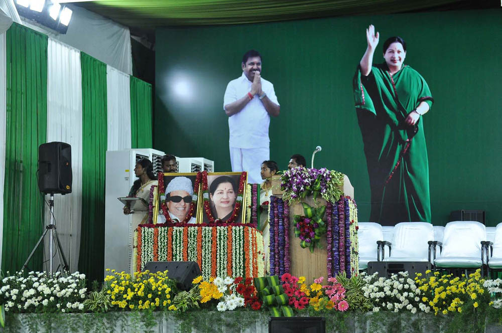 நாகர்கோவிலில் நடைபெற்ற எம்.ஜி.ஆர் நூற்றாண்டு விழா நிகழ்ச்சி படங்கள்: - ரா.ராம்குமார், ஆர்.எம்.முத்துராஜ். நாகர்கோவிலில் நடைபெற்ற எம்.ஜி.ஆர் நூற்றாண்டு விழா நிகழ்ச்சி படங்கள்: - ரா.ராம்குமார், ஆர்.எம்.முத்துராஜ்.