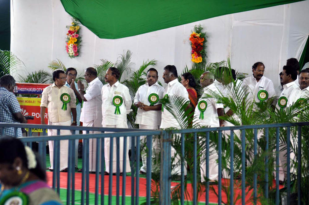 நாகர்கோவிலில் நடைபெற்ற எம்.ஜி.ஆர் நூற்றாண்டு விழா நிகழ்ச்சி படங்கள்: - ரா.ராம்குமார், ஆர்.எம்.முத்துராஜ். நாகர்கோவிலில் நடைபெற்ற எம்.ஜி.ஆர் நூற்றாண்டு விழா நிகழ்ச்சி படங்கள்: - ரா.ராம்குமார், ஆர்.எம்.முத்துராஜ்.