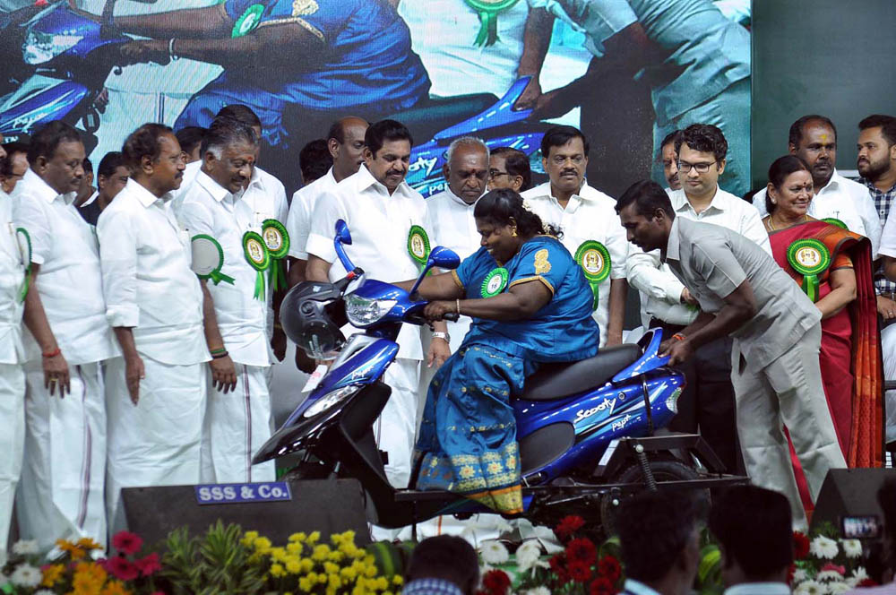 நாகர்கோவிலில் நடைபெற்ற எம்.ஜி.ஆர் நூற்றாண்டு விழா நிகழ்ச்சி படங்கள்: - ரா.ராம்குமார், ஆர்.எம்.முத்துராஜ். நாகர்கோவிலில் நடைபெற்ற எம்.ஜி.ஆர் நூற்றாண்டு விழா நிகழ்ச்சி படங்கள்: - ரா.ராம்குமார், ஆர்.எம்.முத்துராஜ்.