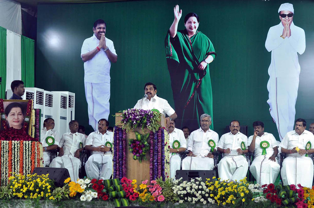 நாகர்கோவிலில் நடைபெற்ற எம்.ஜி.ஆர் நூற்றாண்டு விழா நிகழ்ச்சி படங்கள்: - ரா.ராம்குமார், ஆர்.எம்.முத்துராஜ். நாகர்கோவிலில் நடைபெற்ற எம்.ஜி.ஆர் நூற்றாண்டு விழா நிகழ்ச்சி படங்கள்: - ரா.ராம்குமார், ஆர்.எம்.முத்துராஜ்.