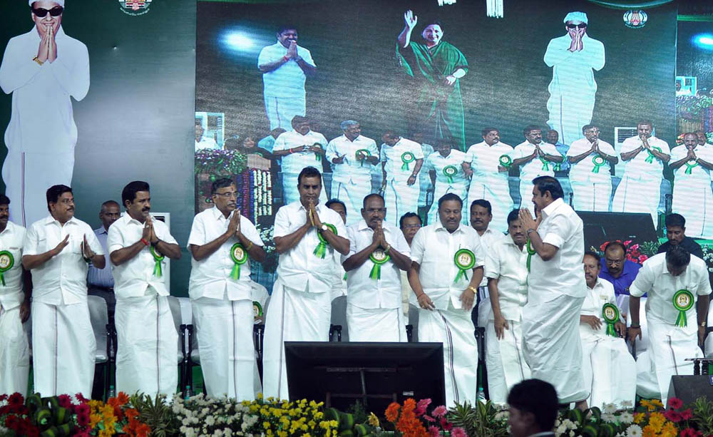 நாகர்கோவிலில் நடைபெற்ற எம்.ஜி.ஆர் நூற்றாண்டு விழா நிகழ்ச்சி படங்கள்: - ரா.ராம்குமார், ஆர்.எம்.முத்துராஜ். நாகர்கோவிலில் நடைபெற்ற எம்.ஜி.ஆர் நூற்றாண்டு விழா நிகழ்ச்சி படங்கள்: - ரா.ராம்குமார், ஆர்.எம்.முத்துராஜ்.