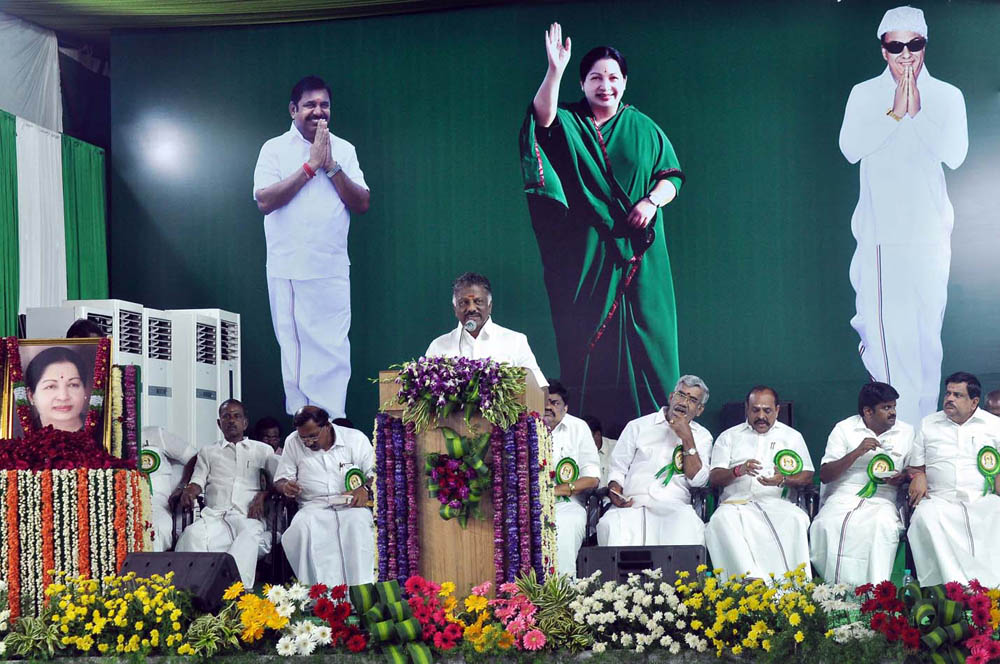 நாகர்கோவிலில் நடைபெற்ற எம்.ஜி.ஆர் நூற்றாண்டு விழா நிகழ்ச்சி படங்கள்: - ரா.ராம்குமார், ஆர்.எம்.முத்துராஜ். நாகர்கோவிலில் நடைபெற்ற எம்.ஜி.ஆர் நூற்றாண்டு விழா நிகழ்ச்சி படங்கள்: - ரா.ராம்குமார், ஆர்.எம்.முத்துராஜ்.