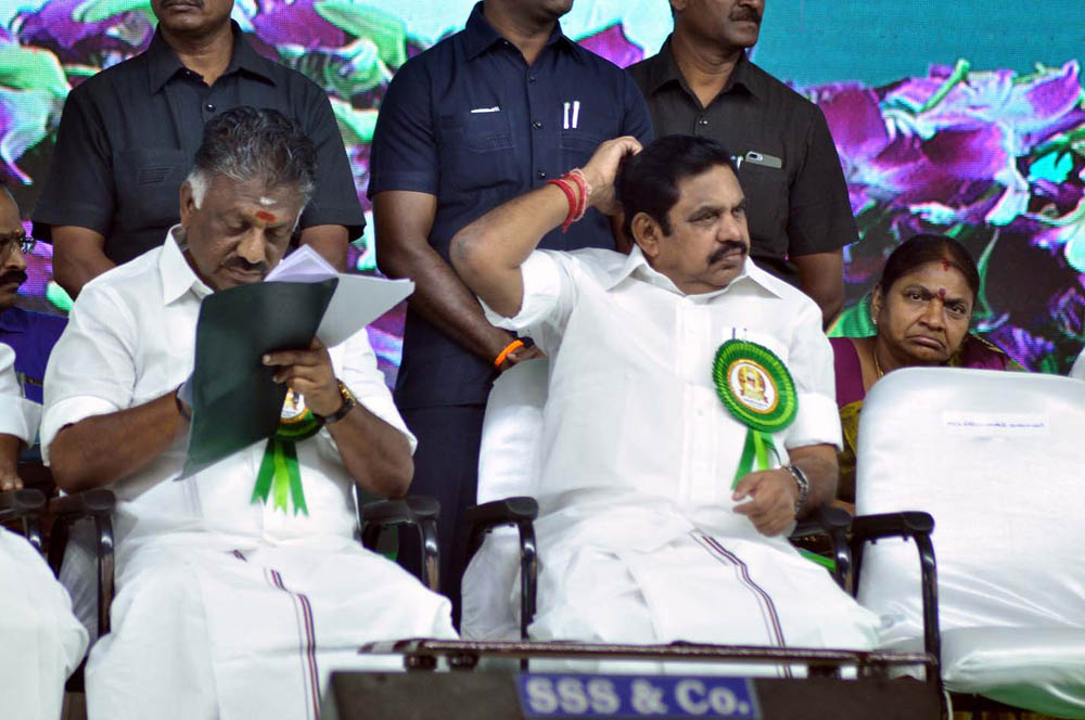 நாகர்கோவிலில் நடைபெற்ற எம்.ஜி.ஆர் நூற்றாண்டு விழா நிகழ்ச்சி படங்கள்: - ரா.ராம்குமார், ஆர்.எம்.முத்துராஜ். நாகர்கோவிலில் நடைபெற்ற எம்.ஜி.ஆர் நூற்றாண்டு விழா நிகழ்ச்சி படங்கள்: - ரா.ராம்குமார், ஆர்.எம்.முத்துராஜ்.