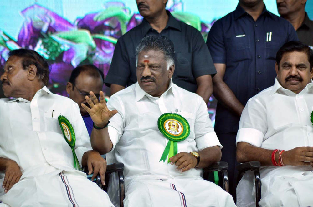 நாகர்கோவிலில் நடைபெற்ற எம்.ஜி.ஆர் நூற்றாண்டு விழா நிகழ்ச்சி படங்கள்: - ரா.ராம்குமார், ஆர்.எம்.முத்துராஜ். நாகர்கோவிலில் நடைபெற்ற எம்.ஜி.ஆர் நூற்றாண்டு விழா நிகழ்ச்சி படங்கள்: - ரா.ராம்குமார், ஆர்.எம்.முத்துராஜ்.