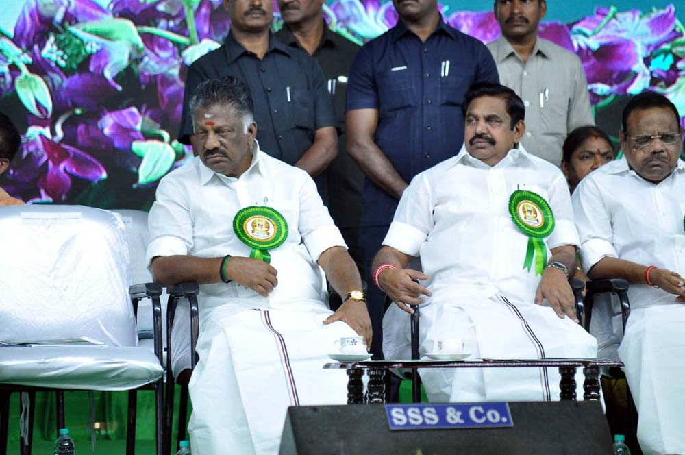 நாகர்கோவிலில் நடைபெற்ற எம்.ஜி.ஆர் நூற்றாண்டு விழா நிகழ்ச்சி படங்கள்: - ரா.ராம்குமார், ஆர்.எம்.முத்துராஜ். நாகர்கோவிலில் நடைபெற்ற எம்.ஜி.ஆர் நூற்றாண்டு விழா நிகழ்ச்சி படங்கள்: - ரா.ராம்குமார், ஆர்.எம்.முத்துராஜ்.