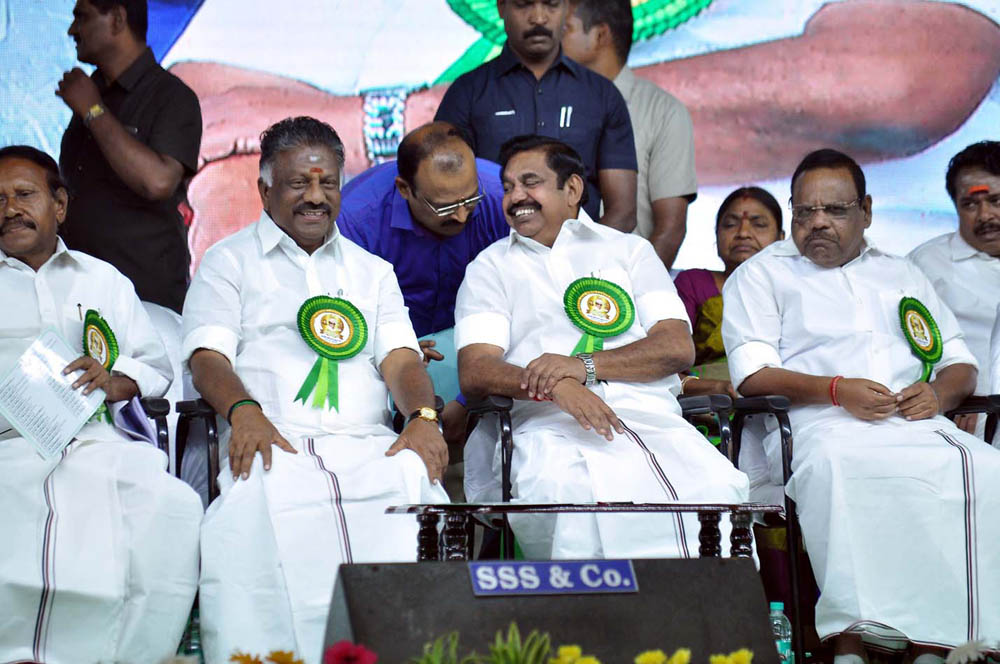 நாகர்கோவிலில் நடைபெற்ற எம்.ஜி.ஆர் நூற்றாண்டு விழா நிகழ்ச்சி படங்கள்: - ரா.ராம்குமார், ஆர்.எம்.முத்துராஜ். நாகர்கோவிலில் நடைபெற்ற எம்.ஜி.ஆர் நூற்றாண்டு விழா நிகழ்ச்சி படங்கள்: - ரா.ராம்குமார், ஆர்.எம்.முத்துராஜ்.