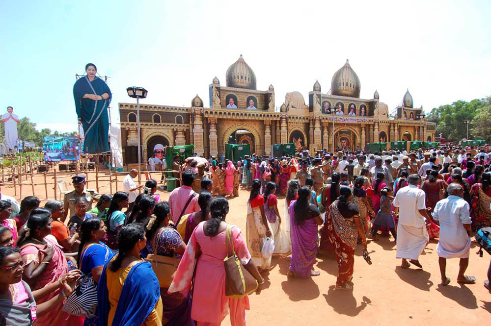 நாகர்கோவிலில் நடைபெற்ற எம்.ஜி.ஆர் நூற்றாண்டு விழா நிகழ்ச்சி படங்கள்: - ரா.ராம்குமார், ஆர்.எம்.முத்துராஜ். நாகர்கோவிலில் நடைபெற்ற எம்.ஜி.ஆர் நூற்றாண்டு விழா நிகழ்ச்சி படங்கள்: - ரா.ராம்குமார், ஆர்.எம்.முத்துராஜ்.