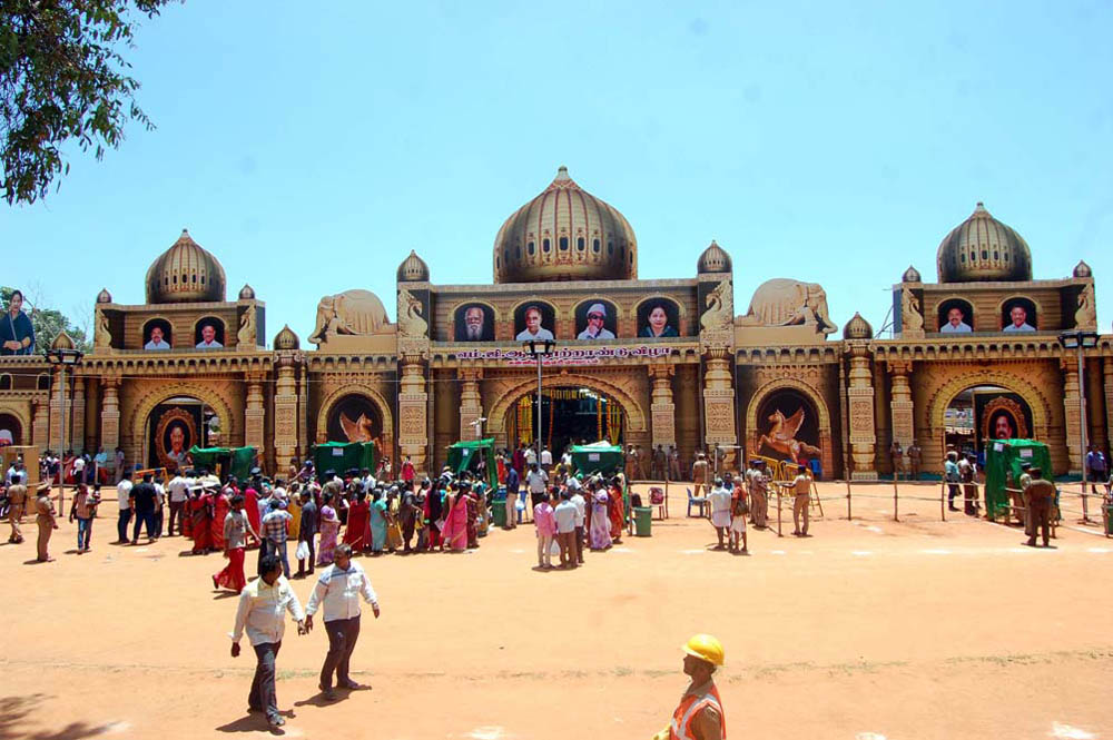 நாகர்கோவிலில் நடைபெற்ற எம்.ஜி.ஆர் நூற்றாண்டு விழா நிகழ்ச்சி படங்கள்: - ரா.ராம்குமார், ஆர்.எம்.முத்துராஜ். நாகர்கோவிலில் நடைபெற்ற எம்.ஜி.ஆர் நூற்றாண்டு விழா நிகழ்ச்சி படங்கள்: - ரா.ராம்குமார், ஆர்.எம்.முத்துராஜ்.