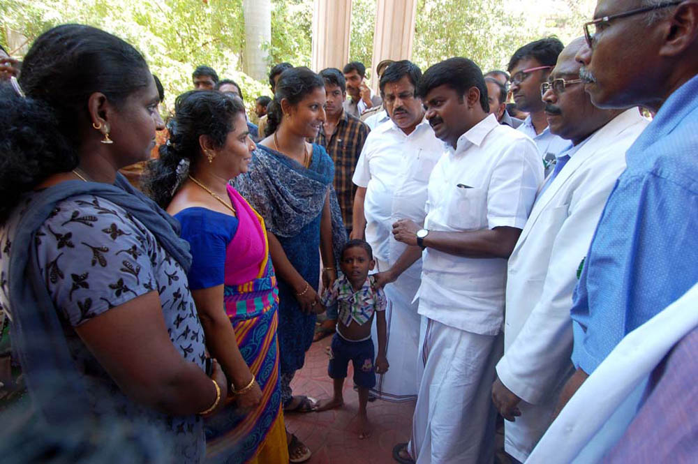 நாகர்கோவிலில் நடைபெற்ற எம்.ஜி.ஆர் நூற்றாண்டு விழா நிகழ்ச்சி படங்கள்: - ரா.ராம்குமார், ஆர்.எம்.முத்துராஜ். நாகர்கோவிலில் நடைபெற்ற எம்.ஜி.ஆர் நூற்றாண்டு விழா நிகழ்ச்சி படங்கள்: - ரா.ராம்குமார், ஆர்.எம்.முத்துராஜ்.