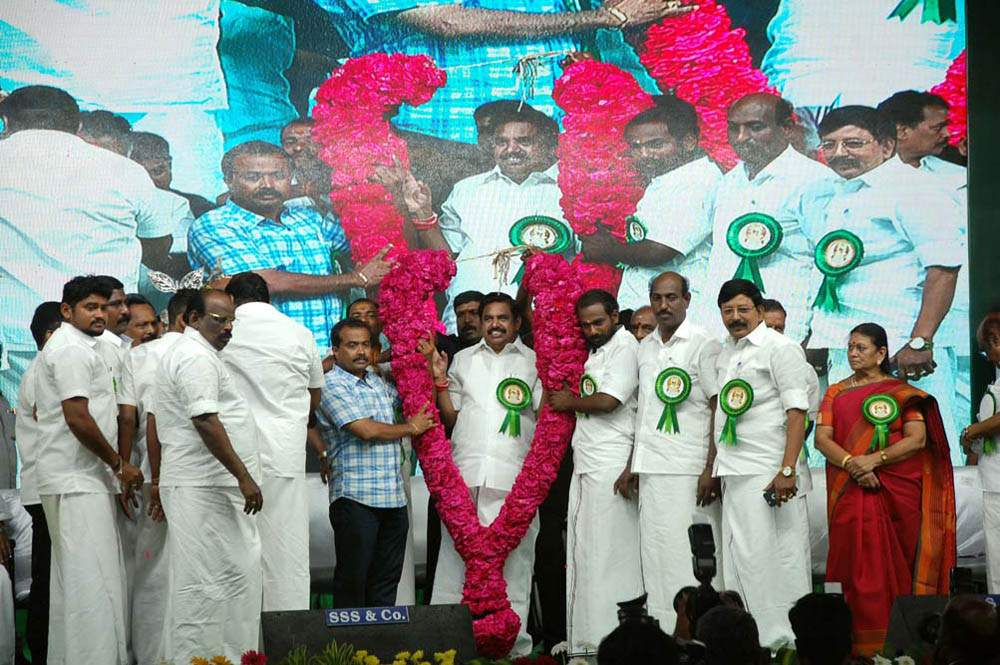 நாகர்கோவிலில் நடைபெற்ற எம்.ஜி.ஆர் நூற்றாண்டு விழா நிகழ்ச்சி படங்கள்: - ரா.ராம்குமார், ஆர்.எம்.முத்துராஜ். நாகர்கோவிலில் நடைபெற்ற எம்.ஜி.ஆர் நூற்றாண்டு விழா நிகழ்ச்சி படங்கள்: - ரா.ராம்குமார், ஆர்.எம்.முத்துராஜ்.
