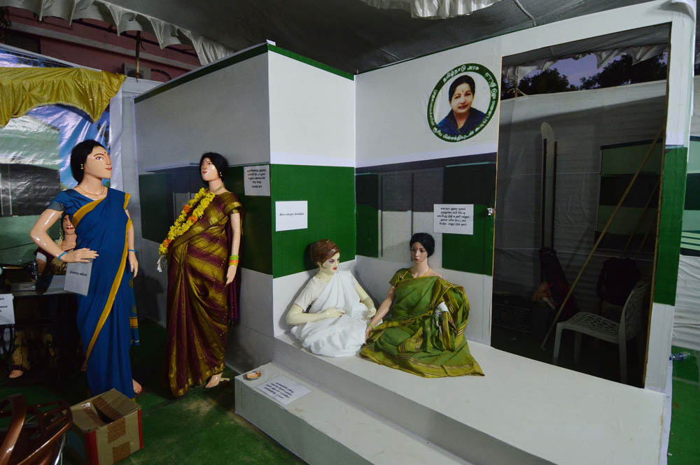 நாகர்கோவிலில் நடைபெற்ற எம்.ஜி.ஆர் நூற்றாண்டு விழா நிகழ்ச்சி படங்கள்: - ரா.ராம்குமார், ஆர்.எம்.முத்துராஜ். நாகர்கோவிலில் நடைபெற்ற எம்.ஜி.ஆர் நூற்றாண்டு விழா நிகழ்ச்சி படங்கள்: - ரா.ராம்குமார், ஆர்.எம்.முத்துராஜ்.