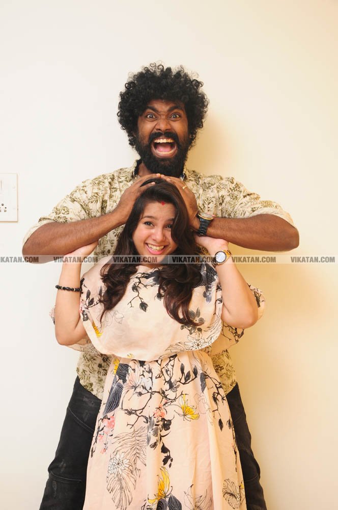 ஃப்ரெண்டு; பிக் பாஸ் போனாப்ள; வெளிய வந்ததும் கல்யாணம் பண்ணிட்டாப்ள..! - டேனி - டெனிஷா ஜாலி போட்டோஷூட்... படங்கள்: சொ.பாலசுப்ரமணியன் ஃப்ரெண்டு; பிக் பாஸ் போனாப்ள; வெளிய வந்ததும் கல்யாணம் பண்ணிட்டாப்ள..! - டேனி - டெனிஷா ஜாலி போட்டோஷூட்... படங்கள்: சொ.பாலசுப்ரமணியன்