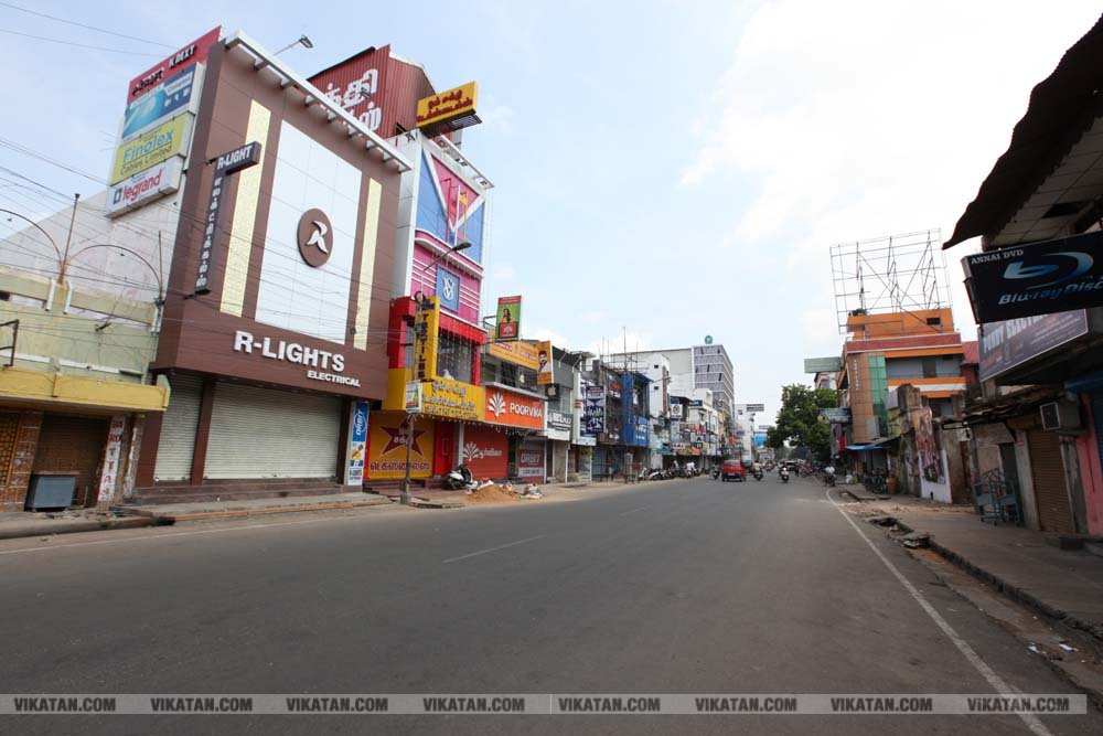 பெட்ரோல், டீசல் விலையை உயர்த்திய மத்திய அரசை கண்டித்து புதுச்சேரியில் நடைபெற்ற முழு அடைப்பு போராட்டம்... படங்கள் - அ.குரூஸ்தனம் பெட்ரோல், டீசல் விலையை உயர்த்திய மத்திய அரசை கண்டித்து புதுச்சேரியில் நடைபெற்ற முழு அடைப்பு போராட்டம்... படங்கள் - அ.குரூஸ்தனம்