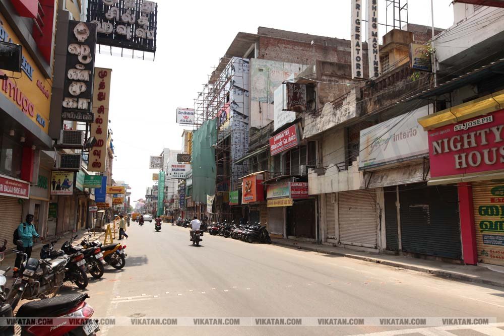 பெட்ரோல், டீசல் விலையை உயர்த்திய மத்திய அரசை கண்டித்து புதுச்சேரியில் நடைபெற்ற முழு அடைப்பு போராட்டம்... படங்கள் - அ.குரூஸ்தனம் பெட்ரோல், டீசல் விலையை உயர்த்திய மத்திய அரசை கண்டித்து புதுச்சேரியில் நடைபெற்ற முழு அடைப்பு போராட்டம்... படங்கள் - அ.குரூஸ்தனம்