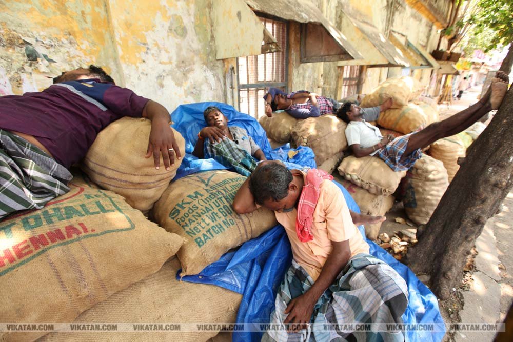 பெட்ரோல், டீசல் விலையை உயர்த்திய மத்திய அரசை கண்டித்து புதுச்சேரியில் நடைபெற்ற முழு அடைப்பு போராட்டம்... படங்கள் - அ.குரூஸ்தனம் பெட்ரோல், டீசல் விலையை உயர்த்திய மத்திய அரசை கண்டித்து புதுச்சேரியில் நடைபெற்ற முழு அடைப்பு போராட்டம்... படங்கள் - அ.குரூஸ்தனம்