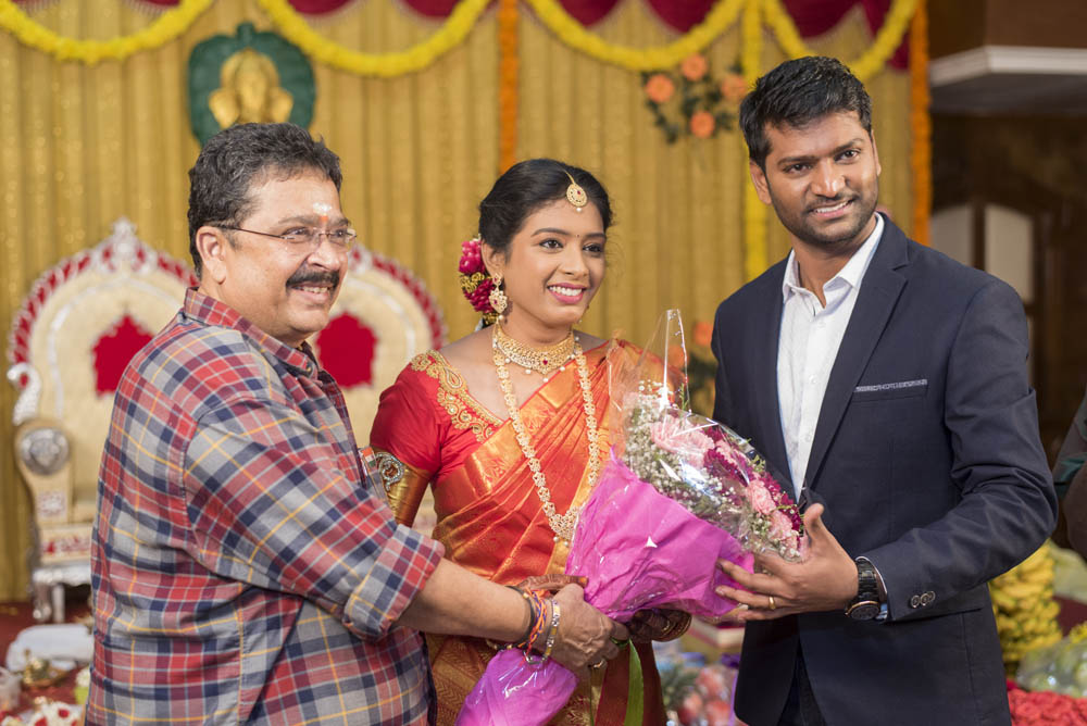 நடிகர் ஈ.ராமதாஸ் மகனின் நிச்சயதார்த்த ஆல்பம்..! நடிகர் ஈ.ராமதாஸ் மகனின் நிச்சயதார்த்த ஆல்பம்..!