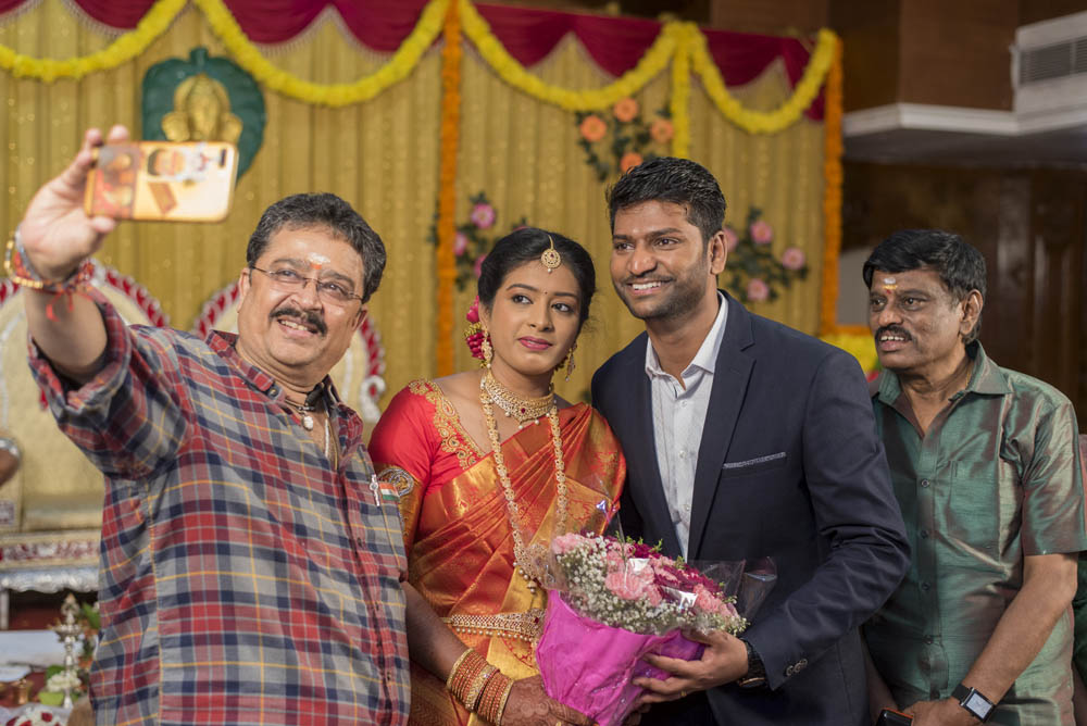 நடிகர் ஈ.ராமதாஸ் மகனின் நிச்சயதார்த்த ஆல்பம்..! நடிகர் ஈ.ராமதாஸ் மகனின் நிச்சயதார்த்த ஆல்பம்..!