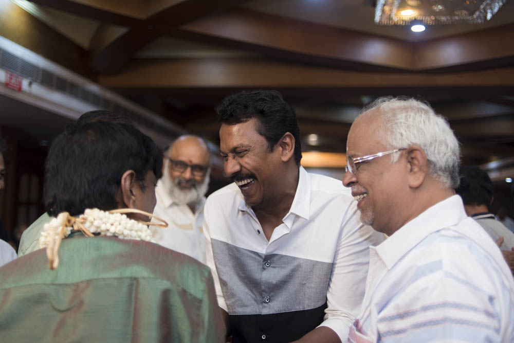 நடிகர் ஈ.ராமதாஸ் மகனின் நிச்சயதார்த்த ஆல்பம்..! நடிகர் ஈ.ராமதாஸ் மகனின் நிச்சயதார்த்த ஆல்பம்..!