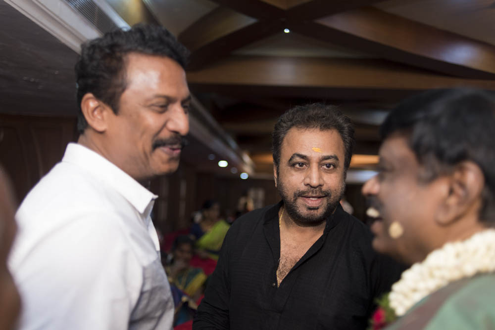நடிகர் ஈ.ராமதாஸ் மகனின் நிச்சயதார்த்த ஆல்பம்..! நடிகர் ஈ.ராமதாஸ் மகனின் நிச்சயதார்த்த ஆல்பம்..!