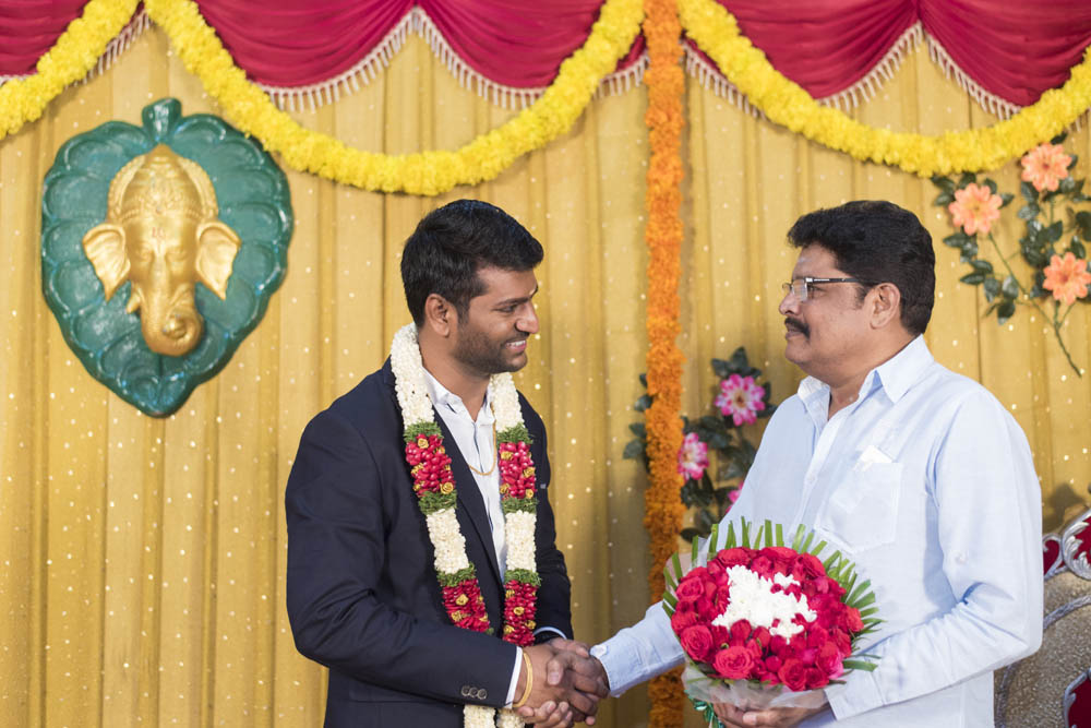 நடிகர் ஈ.ராமதாஸ் மகனின் நிச்சயதார்த்த ஆல்பம்..! நடிகர் ஈ.ராமதாஸ் மகனின் நிச்சயதார்த்த ஆல்பம்..!