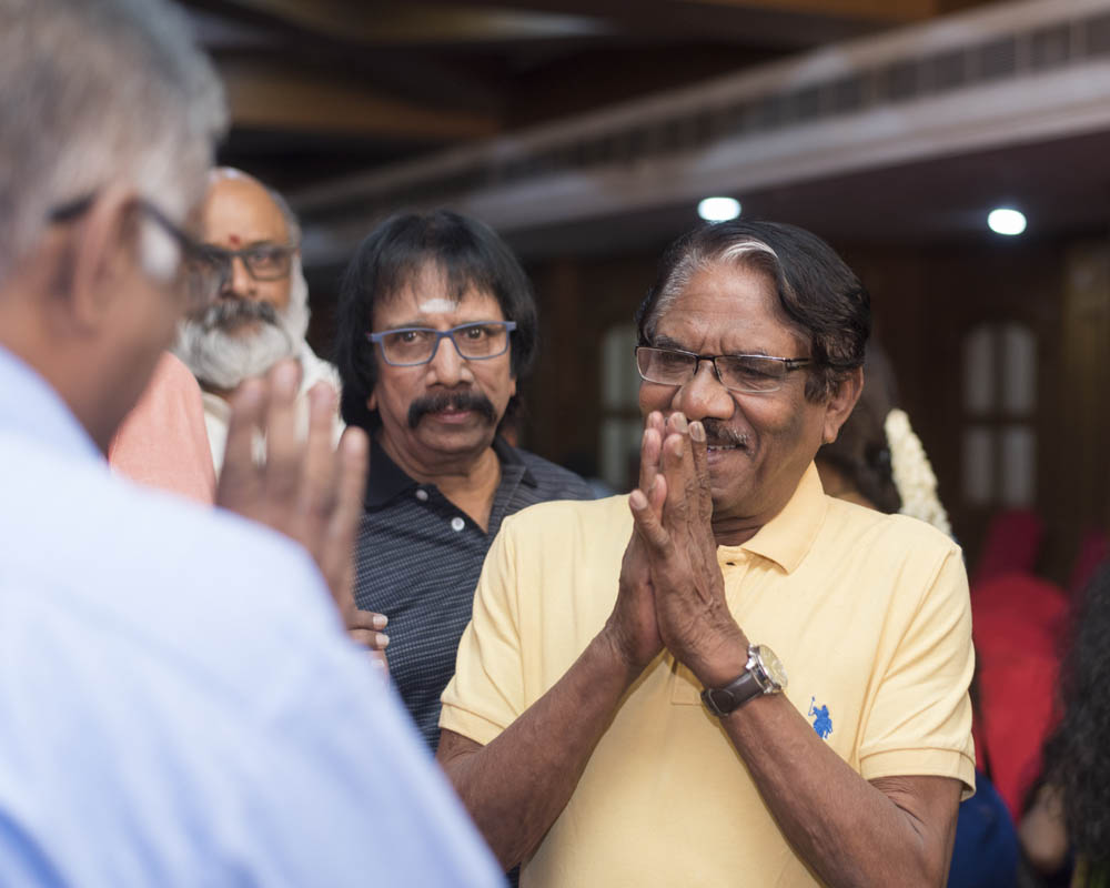நடிகர் ஈ.ராமதாஸ் மகனின் நிச்சயதார்த்த ஆல்பம்..! நடிகர் ஈ.ராமதாஸ் மகனின் நிச்சயதார்த்த ஆல்பம்..!