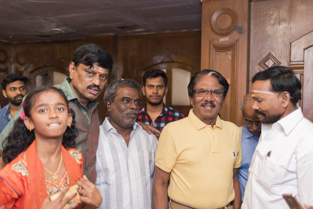 நடிகர் ஈ.ராமதாஸ் மகனின் நிச்சயதார்த்த ஆல்பம்..! நடிகர் ஈ.ராமதாஸ் மகனின் நிச்சயதார்த்த ஆல்பம்..!