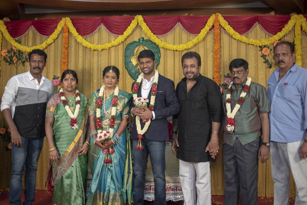 நடிகர் ஈ.ராமதாஸ் மகனின் நிச்சயதார்த்த ஆல்பம்..! நடிகர் ஈ.ராமதாஸ் மகனின் நிச்சயதார்த்த ஆல்பம்..!