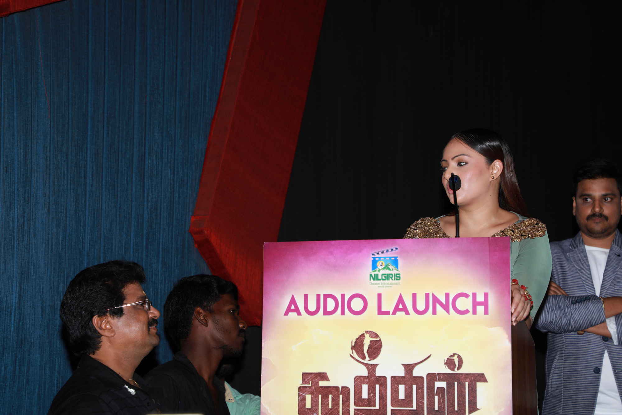 'கூத்தன்’ படத்தின் இசை வெளியீட்டு விழா ஆல்பம்..! 'கூத்தன்’ படத்தின் இசை வெளியீட்டு விழா ஆல்பம்..!