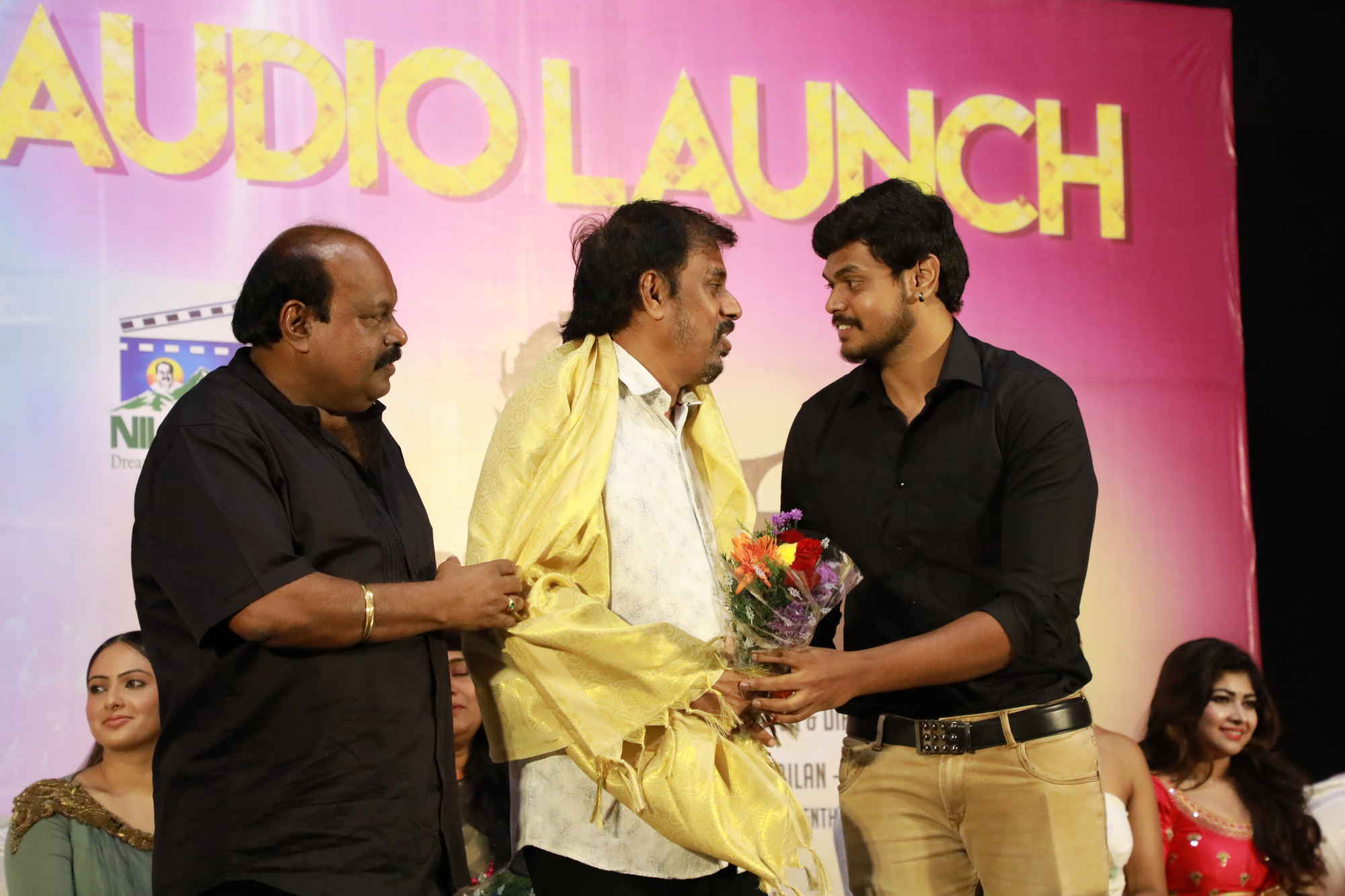 'கூத்தன்’ படத்தின் இசை வெளியீட்டு விழா ஆல்பம்..! 'கூத்தன்’ படத்தின் இசை வெளியீட்டு விழா ஆல்பம்..!