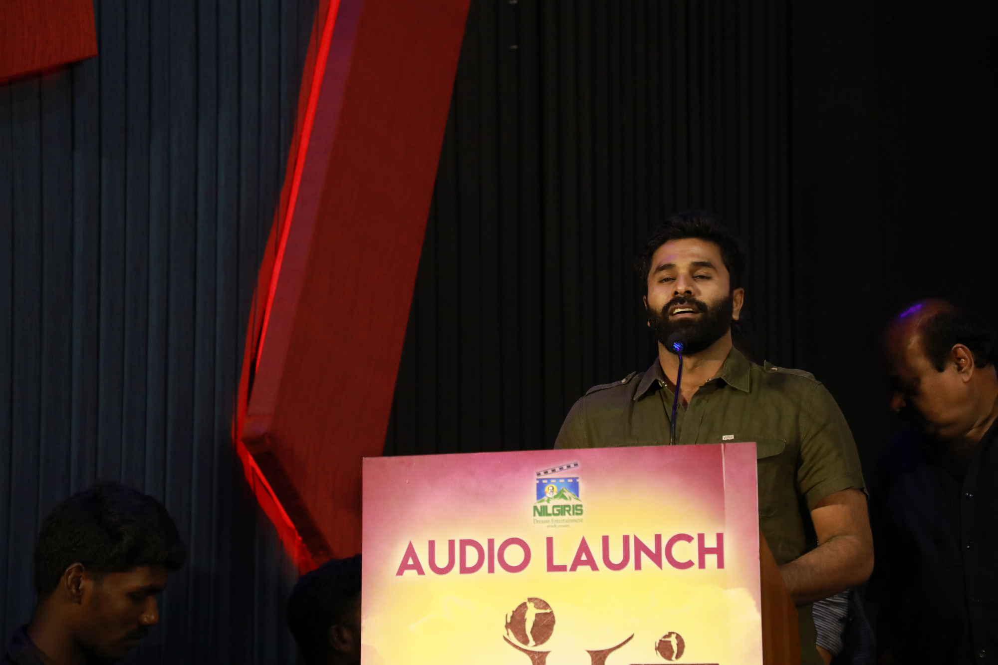 'கூத்தன்’ படத்தின் இசை வெளியீட்டு விழா ஆல்பம்..! 'கூத்தன்’ படத்தின் இசை வெளியீட்டு விழா ஆல்பம்..!