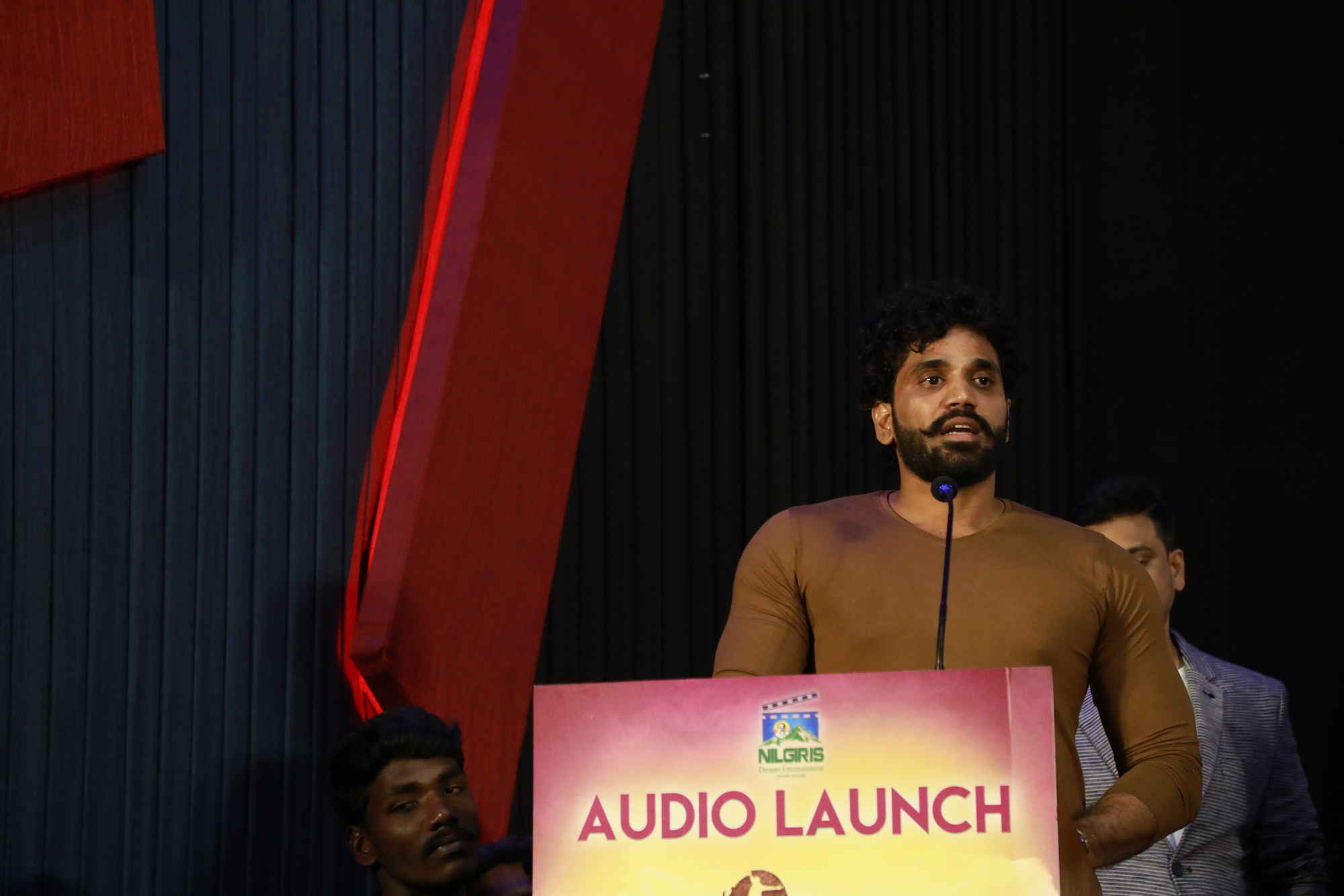 'கூத்தன்’ படத்தின் இசை வெளியீட்டு விழா ஆல்பம்..! 'கூத்தன்’ படத்தின் இசை வெளியீட்டு விழா ஆல்பம்..!