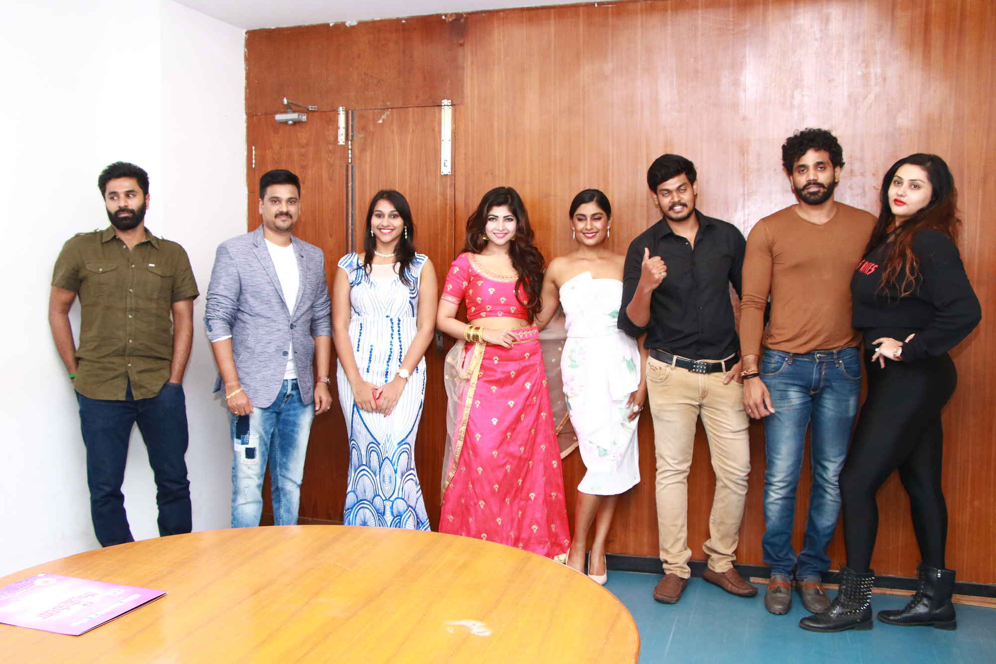 'கூத்தன்’ படத்தின் இசை வெளியீட்டு விழா ஆல்பம்..! 'கூத்தன்’ படத்தின் இசை வெளியீட்டு விழா ஆல்பம்..!