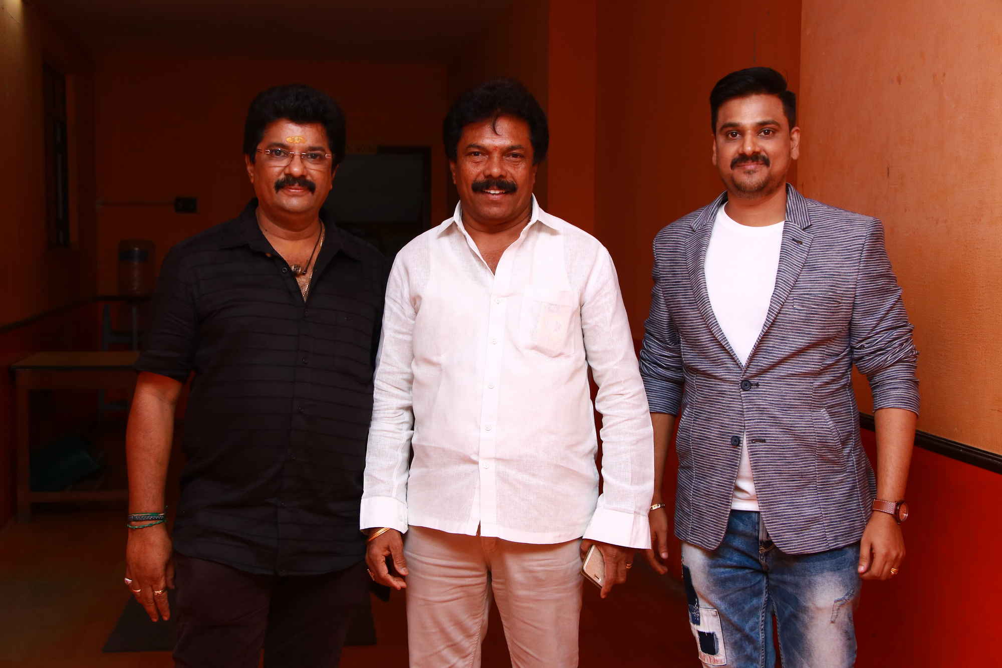 'கூத்தன்’ படத்தின் இசை வெளியீட்டு விழா ஆல்பம்..! 'கூத்தன்’ படத்தின் இசை வெளியீட்டு விழா ஆல்பம்..!