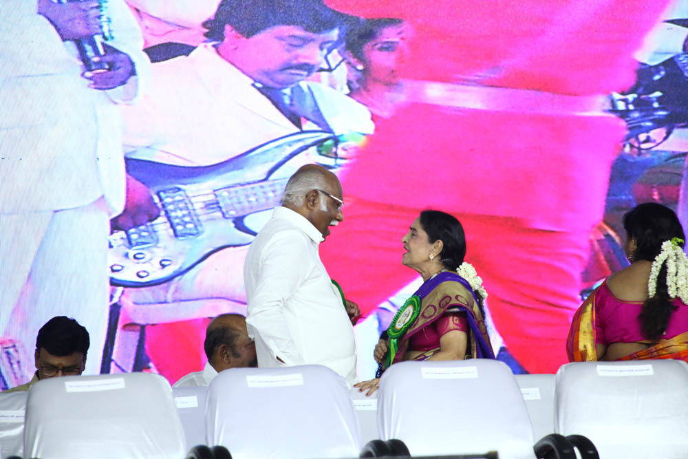 எம்.ஜி.ஆர் நூற்றாண்டு நிறைவு விழா.. எம்.ஜி.ஆர் நூற்றாண்டு நிறைவு விழா..