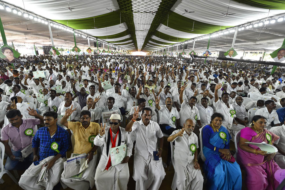 எம்.ஜி.ஆர் நூற்றாண்டு நிறைவு விழா.. எம்.ஜி.ஆர் நூற்றாண்டு நிறைவு விழா..