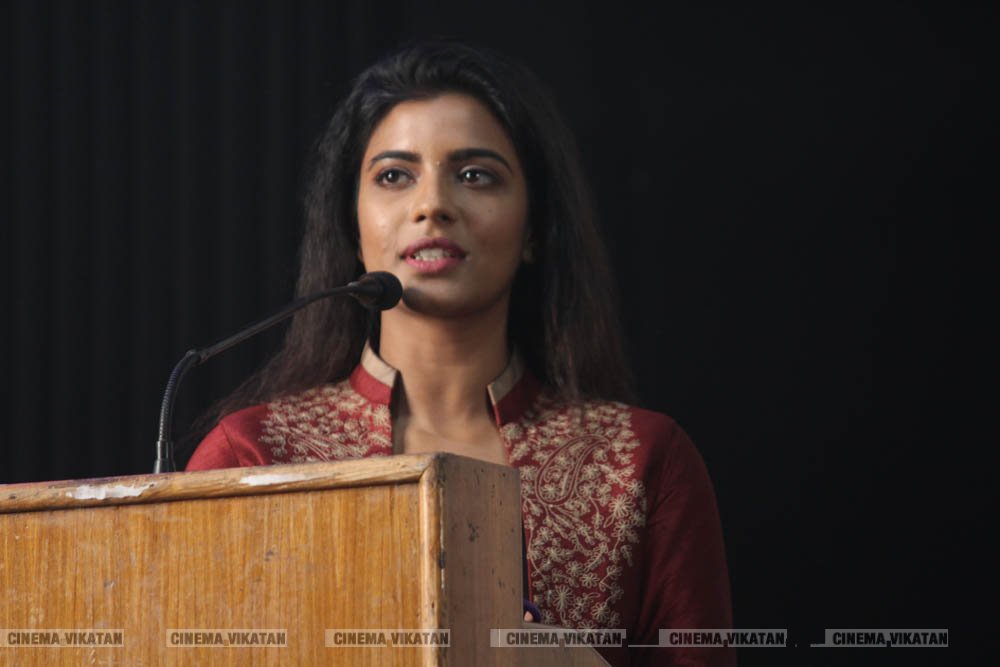 வடசென்னை படவிழாவில் நடிகை ஐஸ்வர்யா ராஜேஷ்... படங்கள் : ராகேஷ் பெ வடசென்னை படவிழாவில் நடிகை ஐஸ்வர்யா ராஜேஷ்... படங்கள் : ராகேஷ் பெ