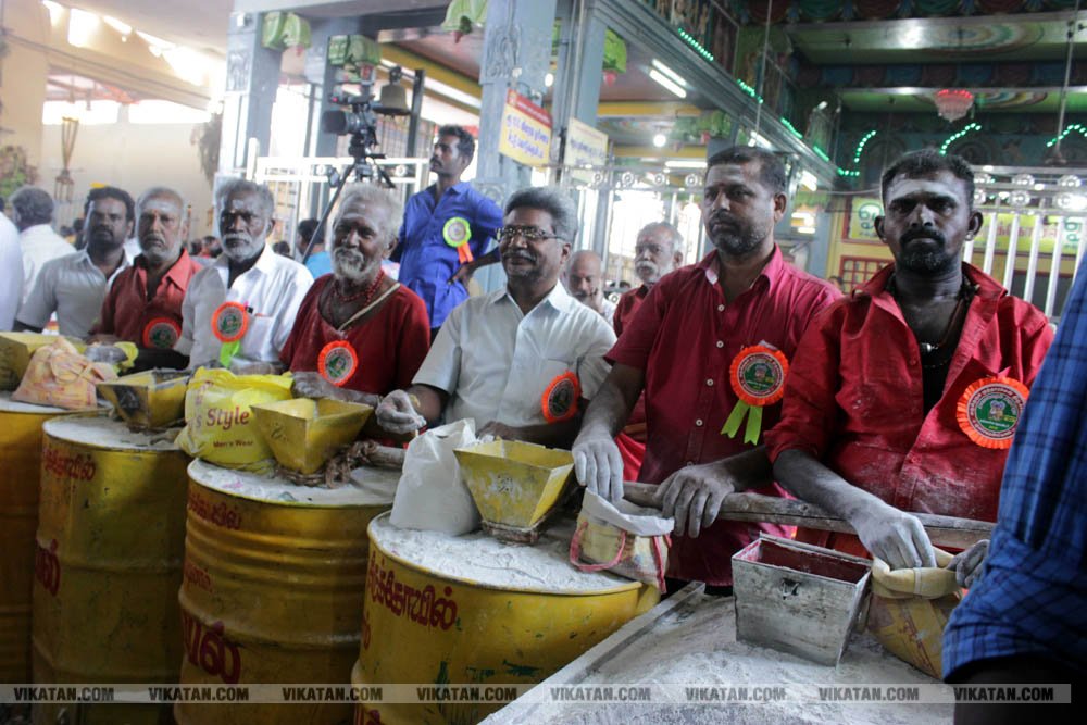 குலசேகரப்பட்டினம் முத்தாரம்மன் கோயில் தசரா திருவிழா... சிறப்பு புகைப்பட தொகுப்பு குலசேகரப்பட்டினம் முத்தாரம்மன் கோயில் தசரா திருவிழா... சிறப்பு புகைப்பட தொகுப்பு