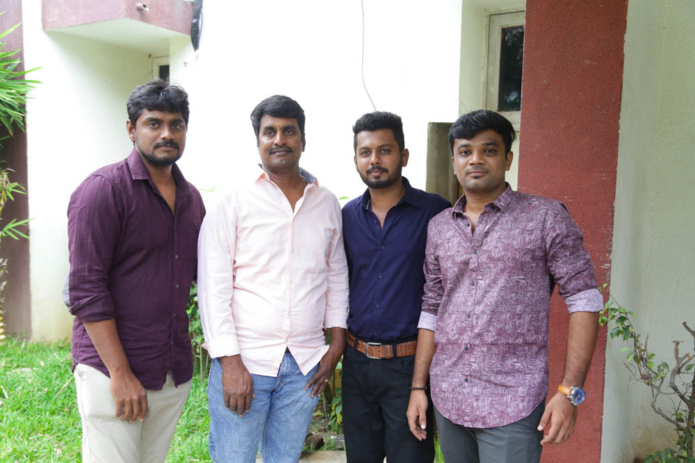 மஹத் - யாஷிகா நடிக்கும் 'புரொடக்சன் நம்பர் 2' - படப்பூஜை படங்கள் மஹத் - யாஷிகா நடிக்கும் 'புரொடக்சன் நம்பர் 2' - படப்பூஜை படங்கள்