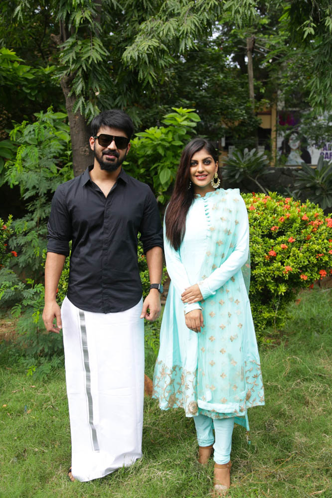 மஹத் - யாஷிகா நடிக்கும் 'புரொடக்சன் நம்பர் 2' - படப்பூஜை படங்கள் மஹத் - யாஷிகா நடிக்கும் 'புரொடக்சன் நம்பர் 2' - படப்பூஜை படங்கள்