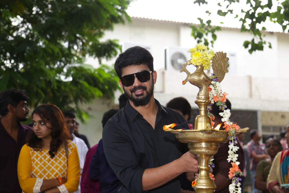 மஹத் - யாஷிகா நடிக்கும் 'புரொடக்சன் நம்பர் 2' - படப்பூஜை படங்கள் மஹத் - யாஷிகா நடிக்கும் 'புரொடக்சன் நம்பர் 2' - படப்பூஜை படங்கள்