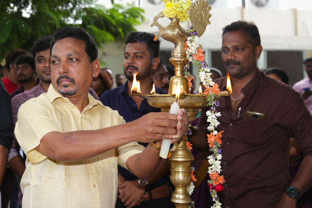 மஹத் - யாஷிகா நடிக்கும் 'புரொடக்சன் நம்பர் 2' - படப்பூஜை படங்கள் மஹத் - யாஷிகா நடிக்கும் 'புரொடக்சன் நம்பர் 2' - படப்பூஜை படங்கள்