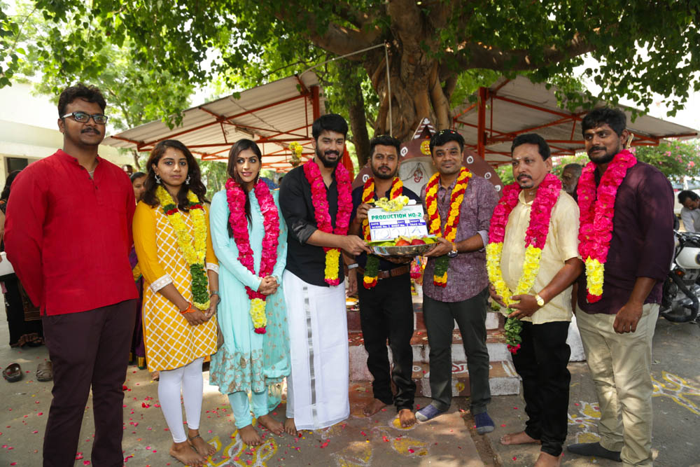 மஹத் - யாஷிகா நடிக்கும் 'புரொடக்சன் நம்பர் 2' - படப்பூஜை படங்கள் மஹத் - யாஷிகா நடிக்கும் 'புரொடக்சன் நம்பர் 2' - படப்பூஜை படங்கள்