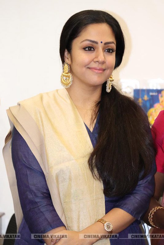 காற்றின் மொழி படவிழாவில் ஜோதிகா... படங்கள்: ராகேஷ் பெ காற்றின் மொழி படவிழாவில் ஜோதிகா... படங்கள்: ராகேஷ் பெ