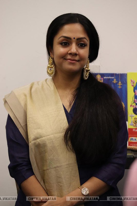காற்றின் மொழி படவிழாவில் ஜோதிகா... படங்கள்: ராகேஷ் பெ காற்றின் மொழி படவிழாவில் ஜோதிகா... படங்கள்: ராகேஷ் பெ