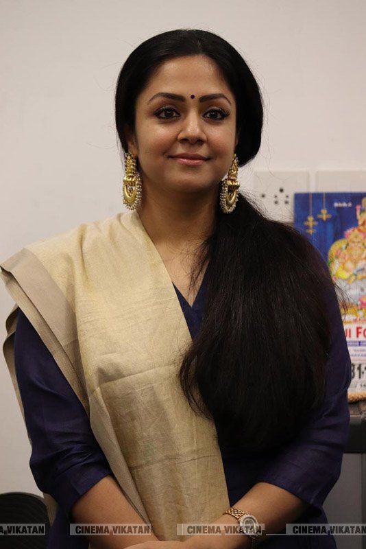 காற்றின் மொழி படவிழாவில் ஜோதிகா... படங்கள்: ராகேஷ் பெ காற்றின் மொழி படவிழாவில் ஜோதிகா... படங்கள்: ராகேஷ் பெ