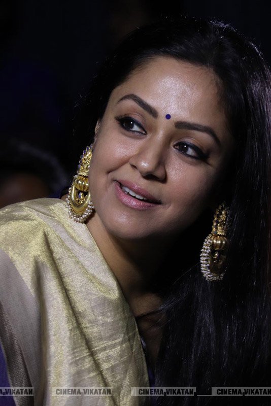 காற்றின் மொழி படவிழாவில் ஜோதிகா... படங்கள்: ராகேஷ் பெ காற்றின் மொழி படவிழாவில் ஜோதிகா... படங்கள்: ராகேஷ் பெ