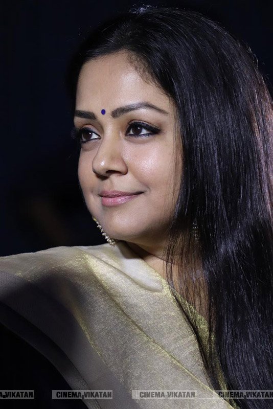 காற்றின் மொழி படவிழாவில் ஜோதிகா... படங்கள்: ராகேஷ் பெ காற்றின் மொழி படவிழாவில் ஜோதிகா... படங்கள்: ராகேஷ் பெ